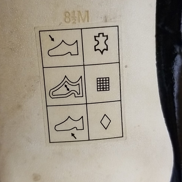 Black Heels - Picture 4 of 4